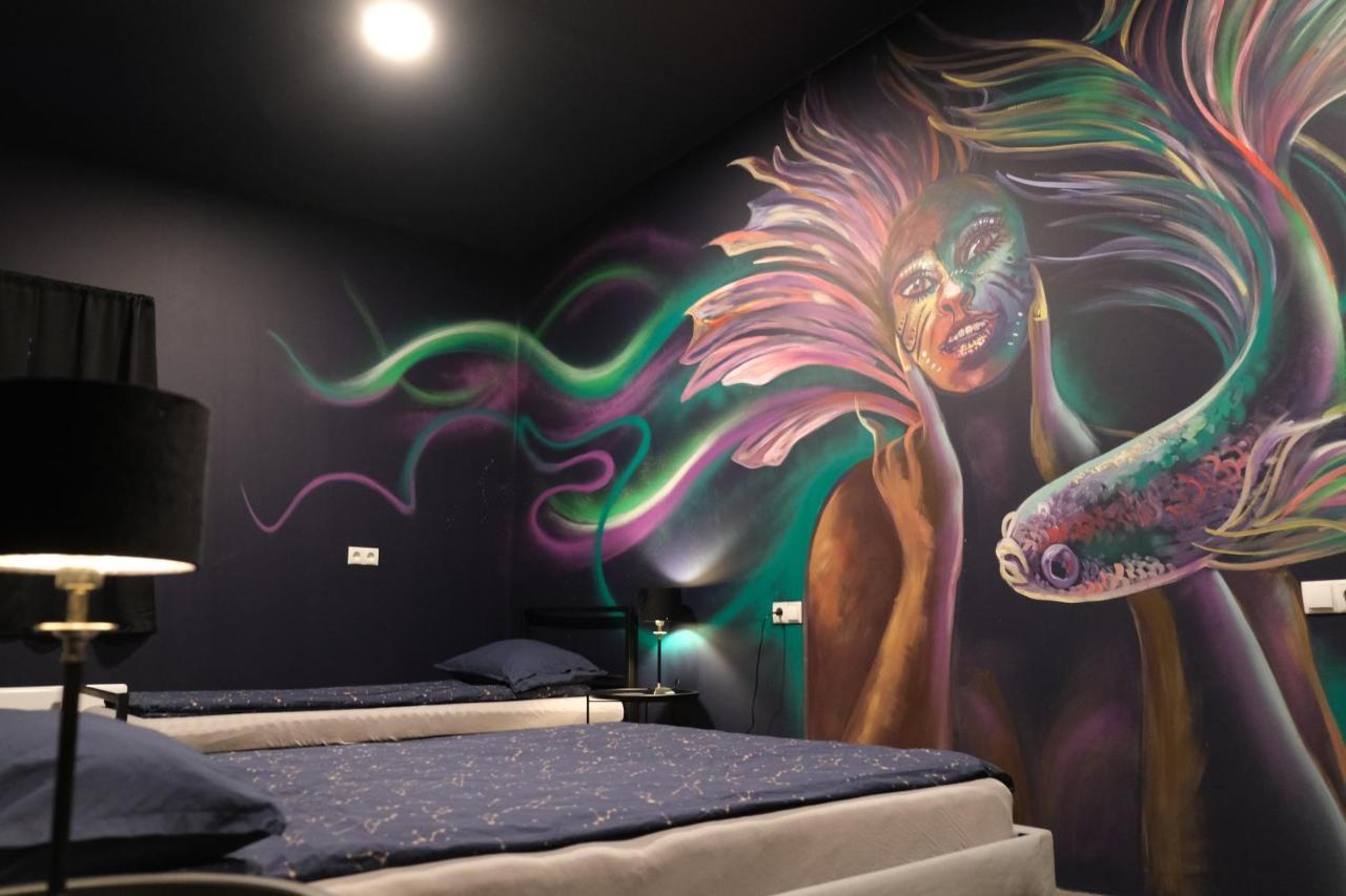 The Freezer Hostel & Culture Center ヘリサンドゥル エクステリア 写真