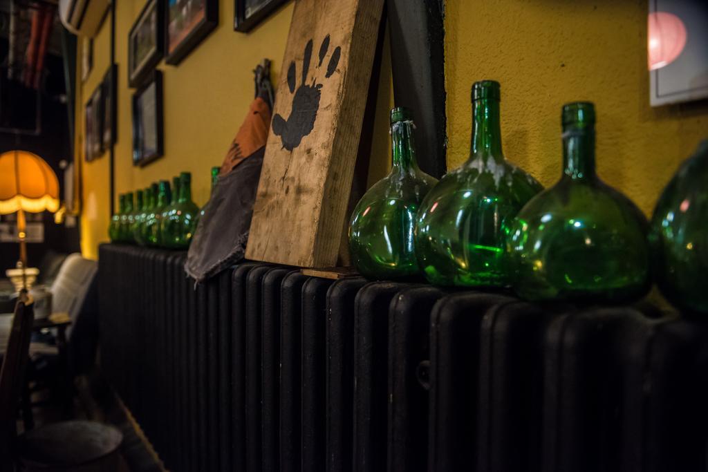 The Freezer Hostel & Culture Center ヘリサンドゥル エクステリア 写真
